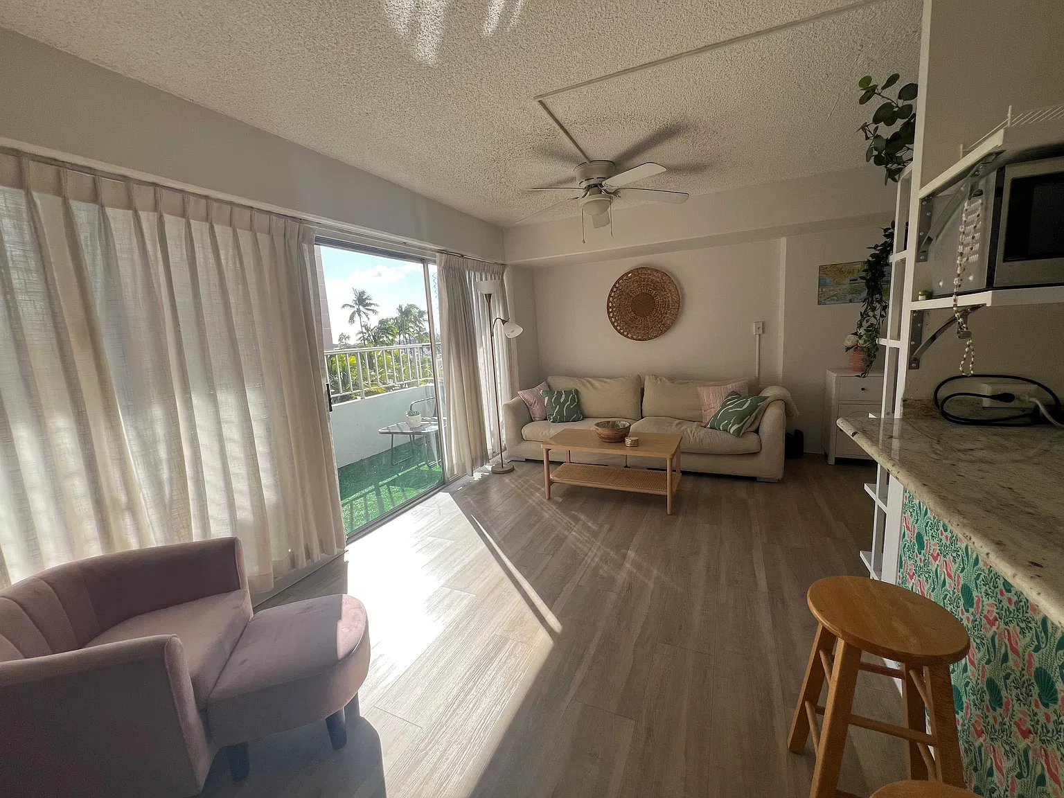 1690 Ala Moana Blvd — Photo 1