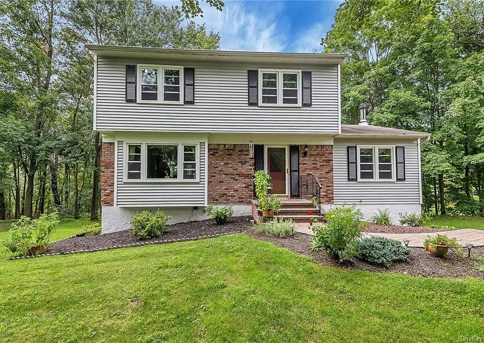 4 Stenger Court, Wappingers Falls, NY 12590 Zillow