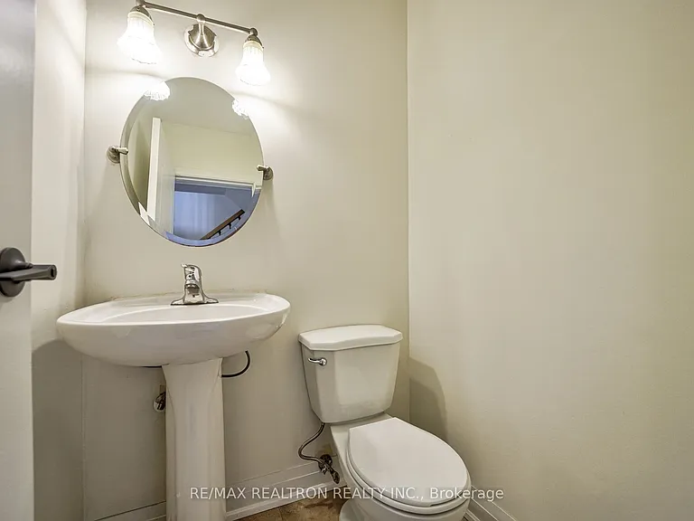 50 Axsmith Cres — Photo 19