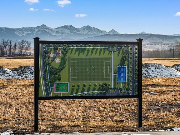 3rd image of 10 Crossbill Rd