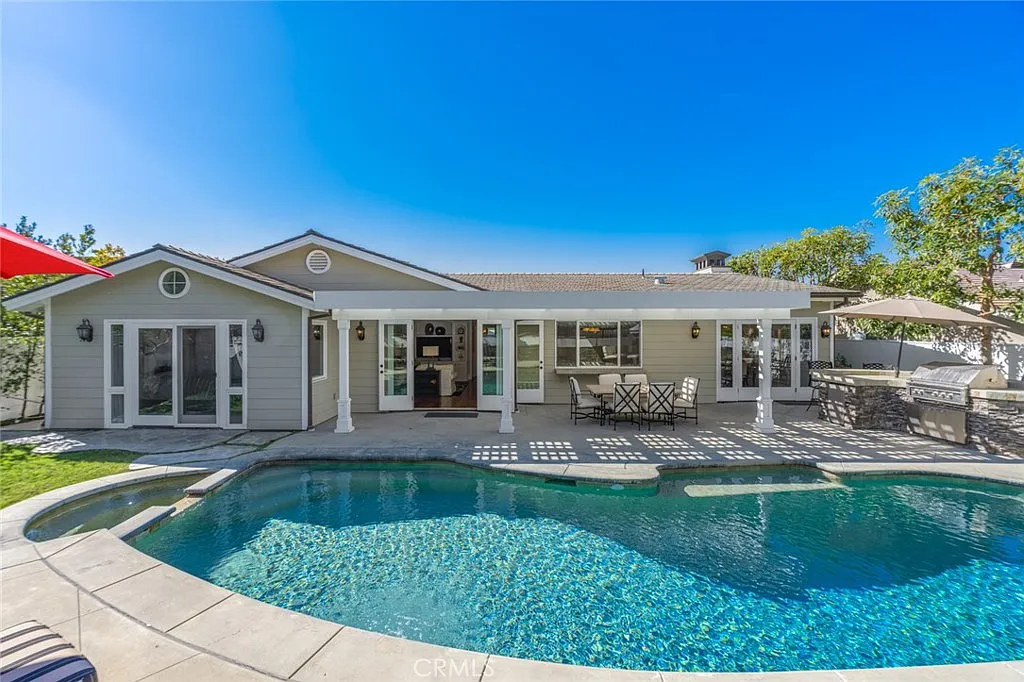 4 bed, 4.5 bath, 3112 sqft, $18,500 — Photo 1