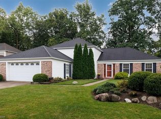 17561 Fairfax Ln, Strongsville, OH