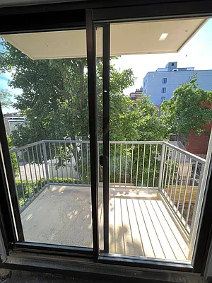 Rented by Delmark Realty LLC | media 4