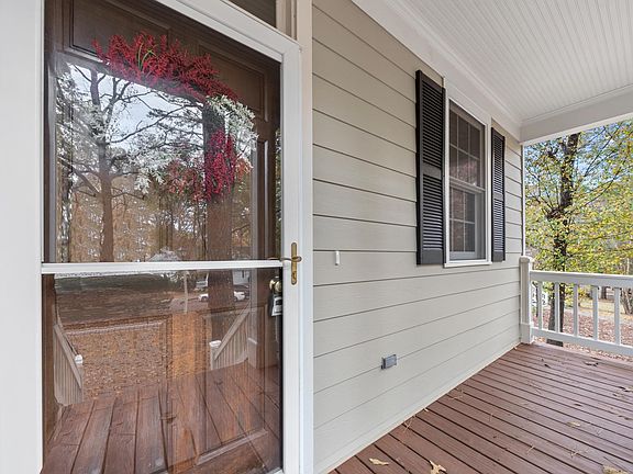4th image of 220 Beech Haven Ln