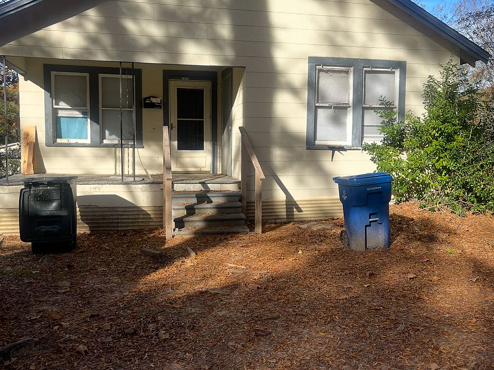 1st image of 1652 Caroline St
