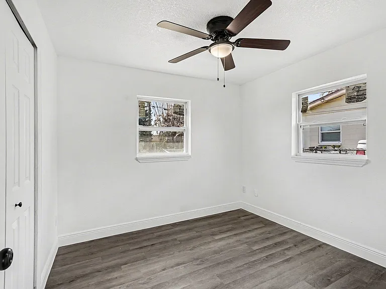 5240 Sutton Ave — Photo 18