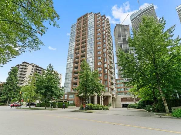 4888 Hazel St #902, Burnaby, BC V5H 4T4
