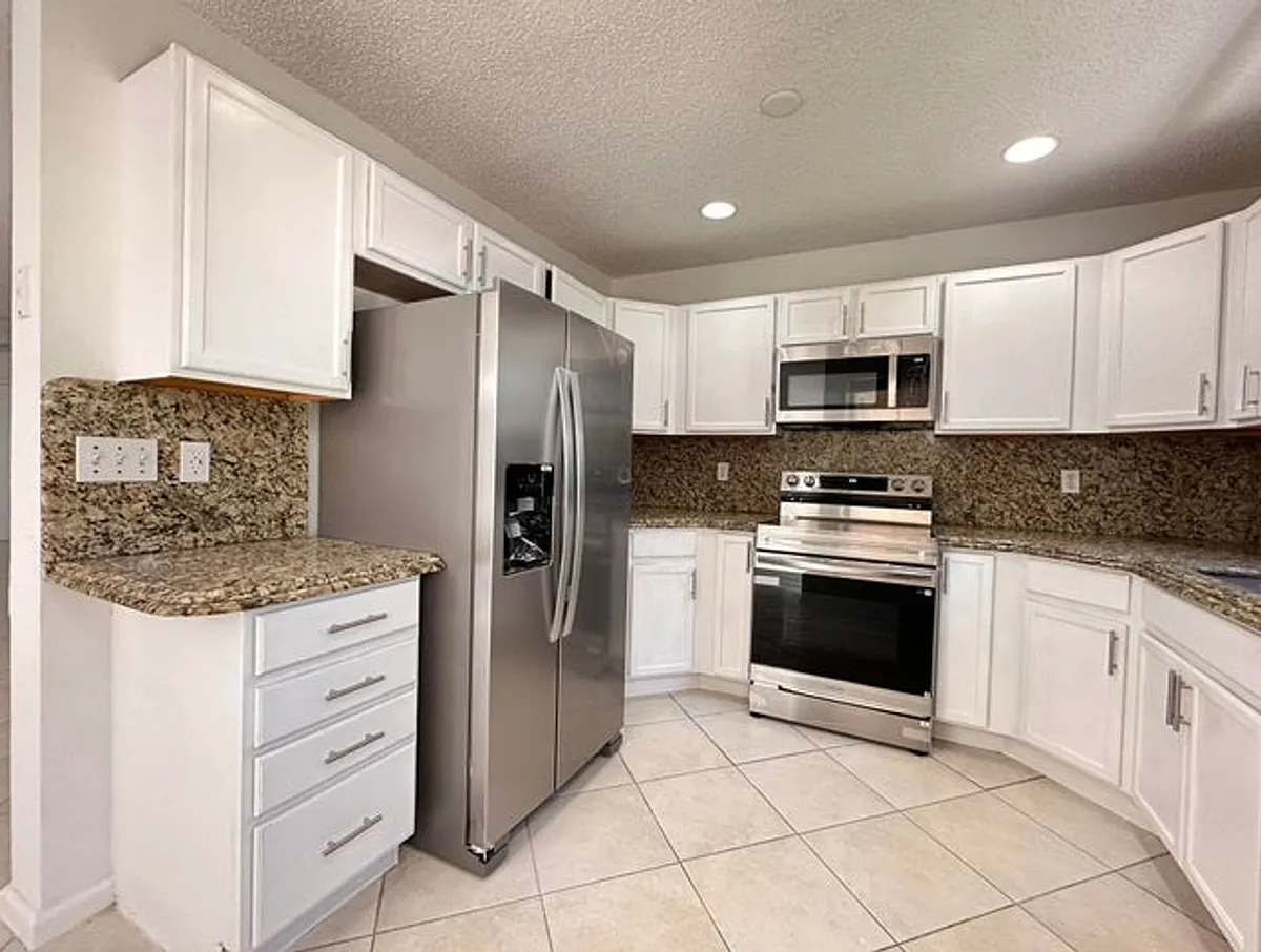Building Photo - 703 Crosswinds Dr