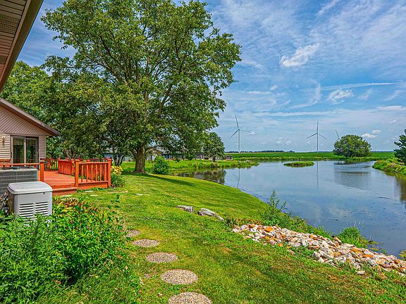 4th image of 25 Lakewind Dr