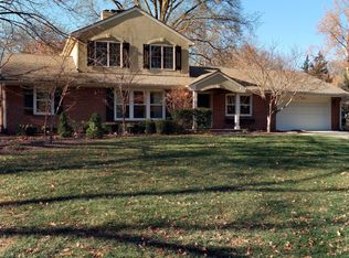 9536 Manor Rd, Leawood, KS 66206
