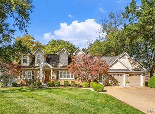 9121 Robyn Rd, Saint Louis, MO 63127
