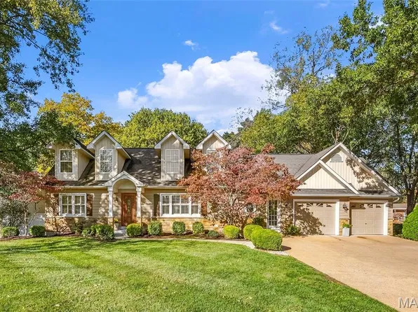 9121 Robyn Rd, Saint Louis, MO 63127
