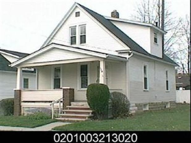 1st image of 124 W 32nd St