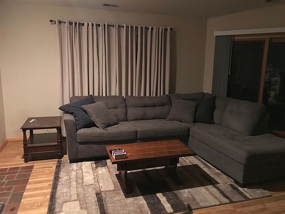 3rd image of 1521 S Arbors Ln