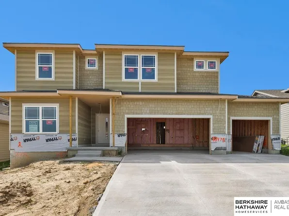 18475 Prestwick Ave, Omaha, NE 68136