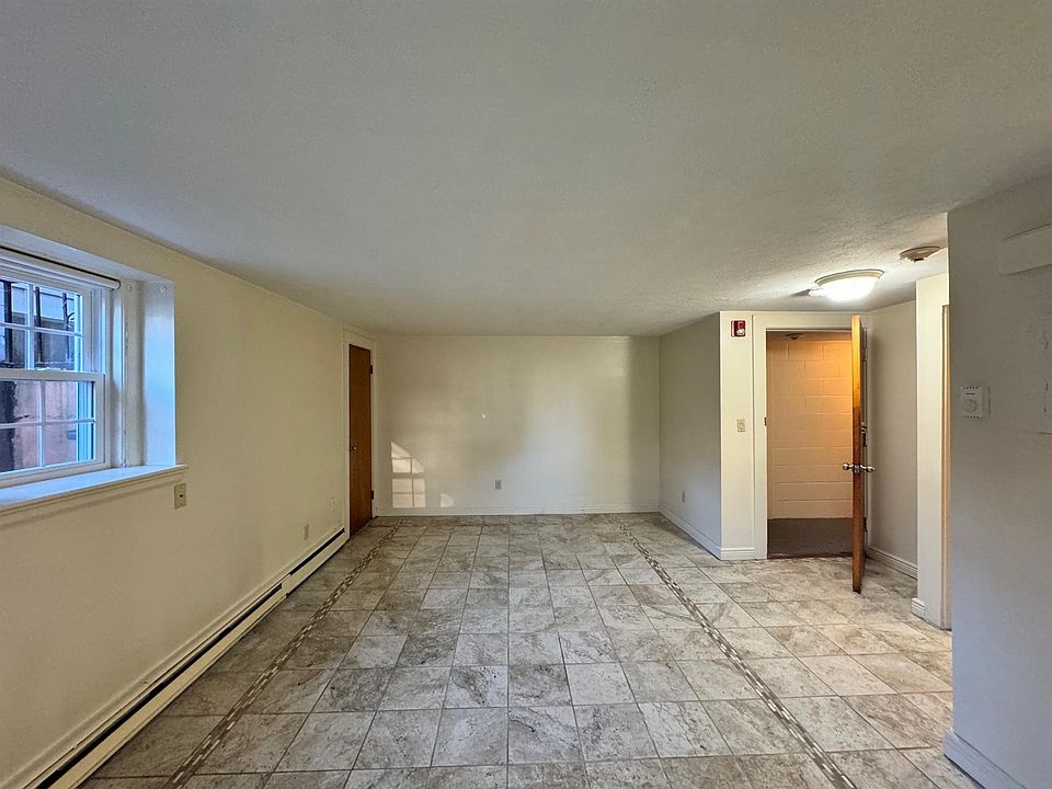 1st image of 15 Highland Ave APT Gc