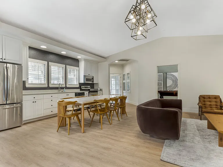Renaissance Apartment Homes — Photo 12