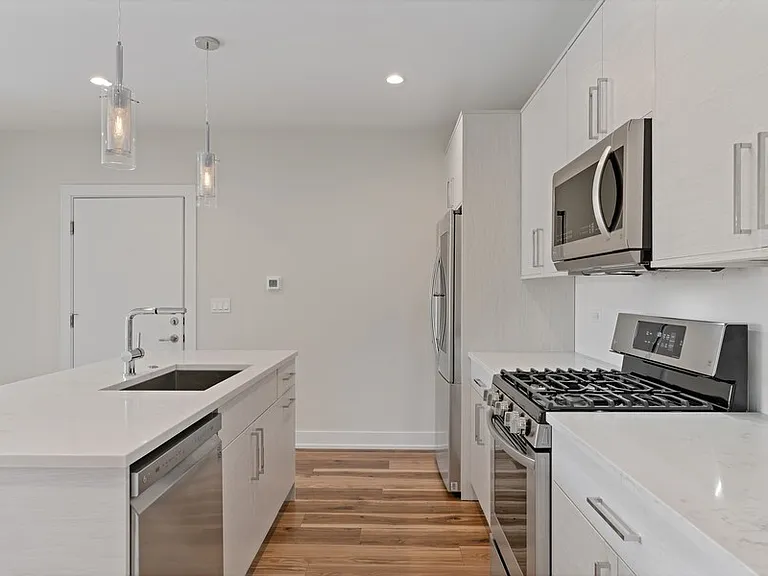 5131 N Lincoln Ave #301 — Photo 4