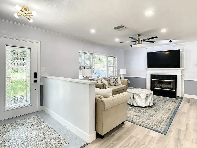 Viewtop Dr — Photo 3