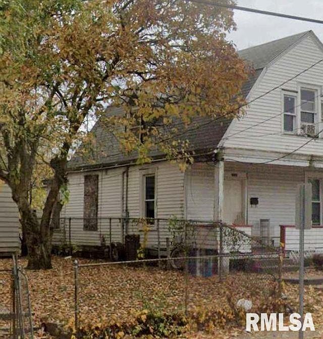 2nd image of 2126 W Proctor St