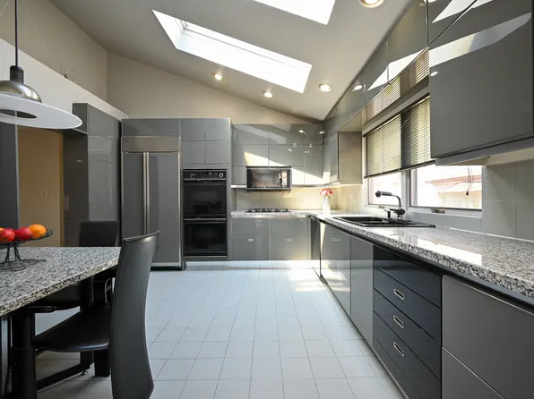 29 Kansas Place image 8 of 24