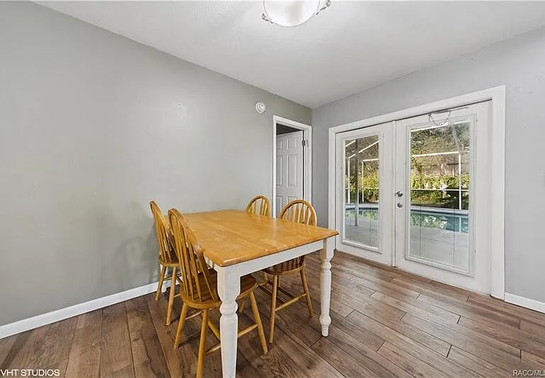 4907 Country Aire Ln — Photo 2