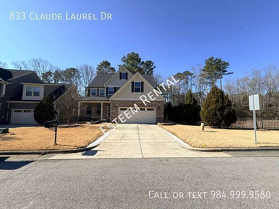 3rd image of 833 Claude Laurel Dr