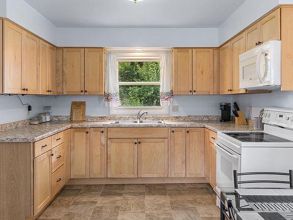 2nd image of 6014 Johnson St