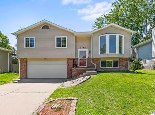 1745 Independence Cir, Lincoln, NE 68521