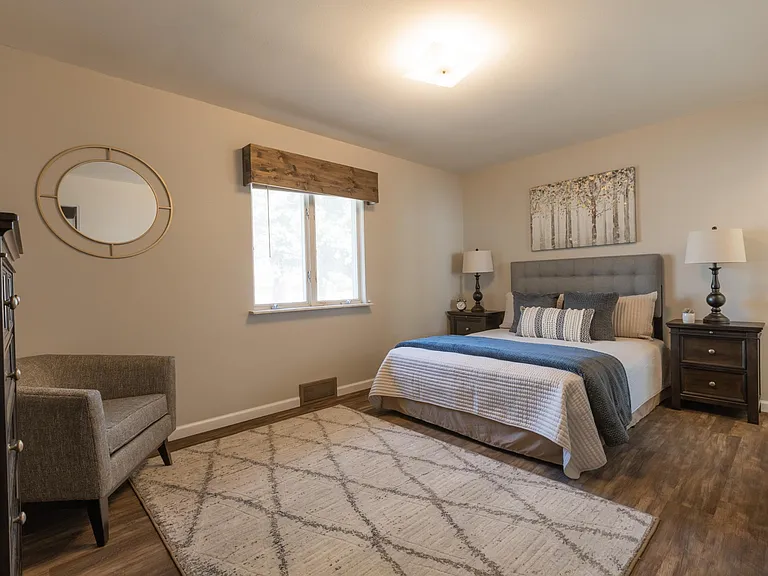356 W Loretta Ave — Photo 19