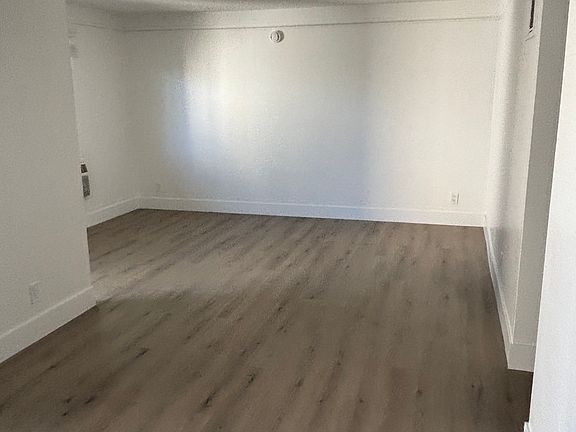 3rd image of 8513 Balboa Blvd #53