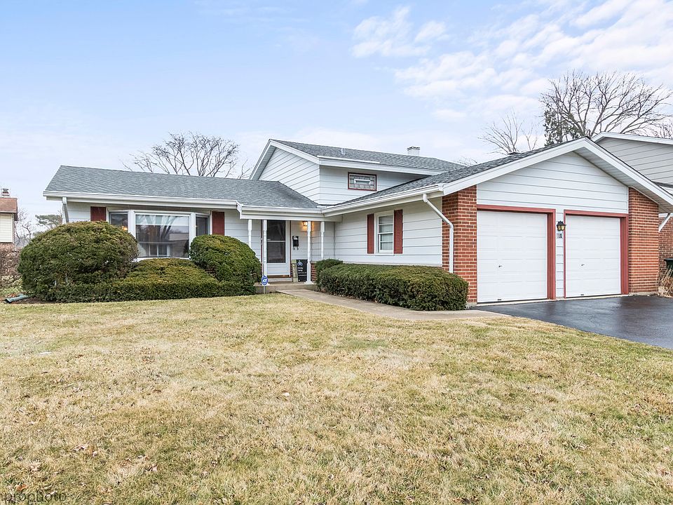 1st image of 951 Lonsdale Rd