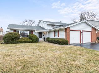 951 Lonsdale Rd, Elk Grove Village, IL 60007