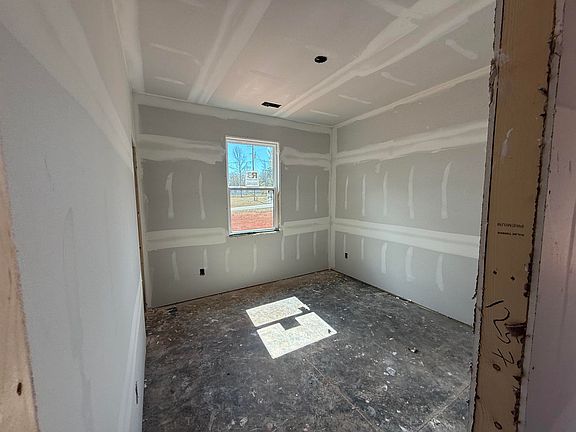 5th image of 3664 Peachtree Rd