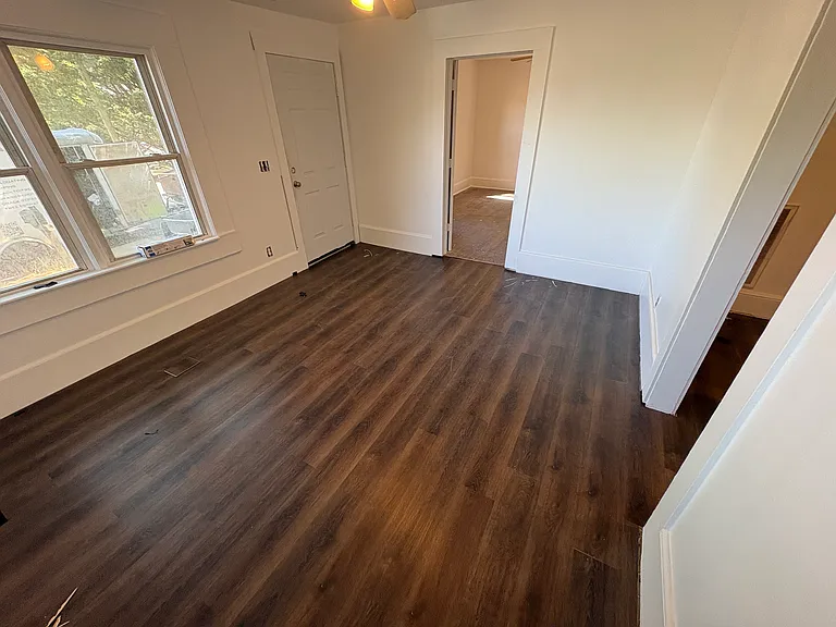 321 E Arlington Ave — Photo 4