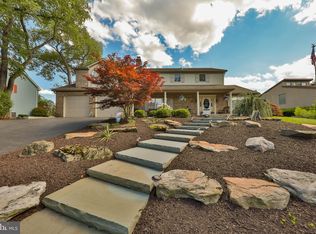 870 Barnsdale Rd, Bethlehem, PA 18017