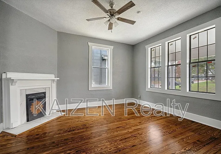 156 N Tucker St — Photo 19