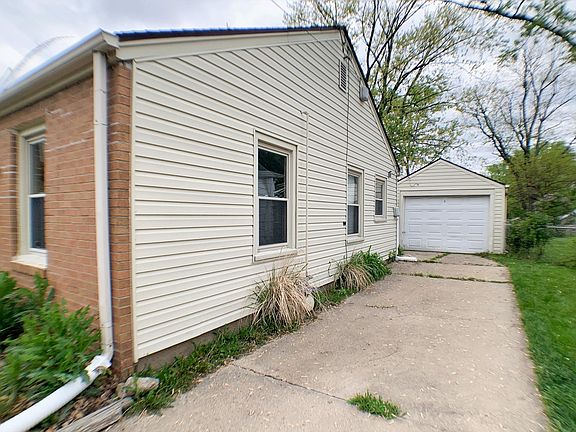 4th image of 709 E Gift Ave