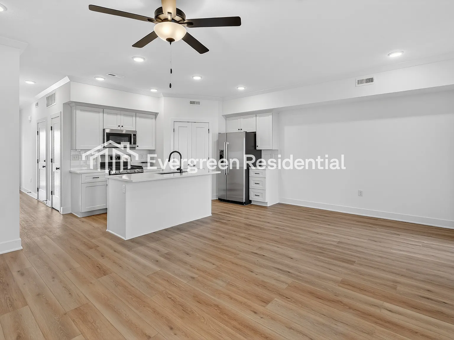 Barryview Townhomes — Photo 3