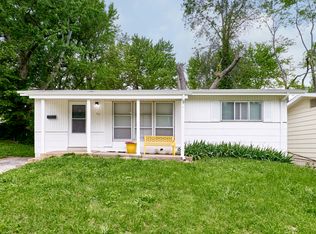 15 Elbring Dr, Saint Louis, MO 63135