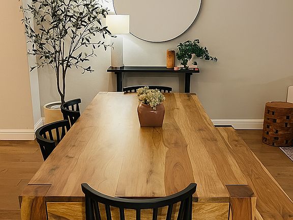 Dining room (showcased)