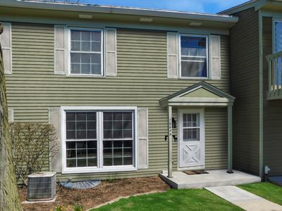 1664 Valley Forge Ct APT B, Wheaton, IL, 60189