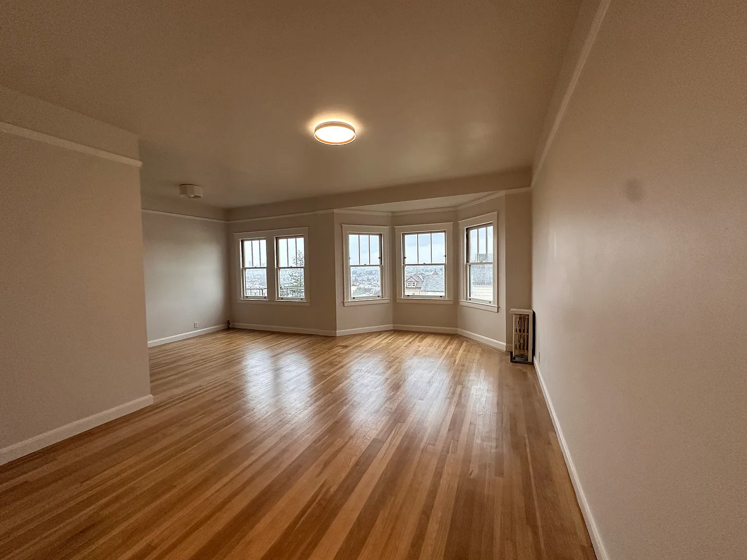 1 bed, 700 sqft, $4,950 — Photo 4
