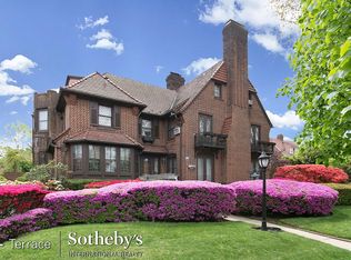 100 Tennis Pl, Forest Hills Gardens, NY 11375