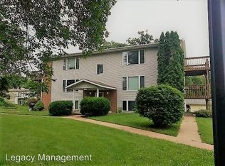 917 Pius Ln APT 6, Bettendorf, IA 52722