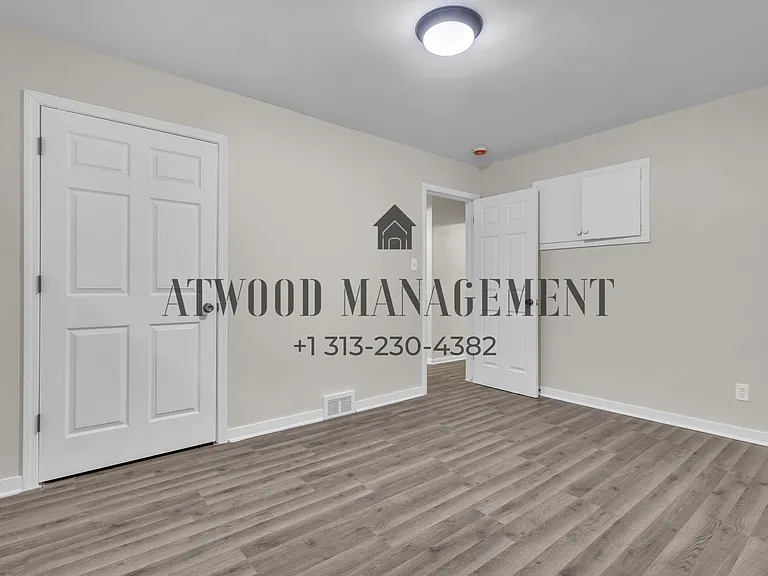 21440 Bennett St — Photo 11