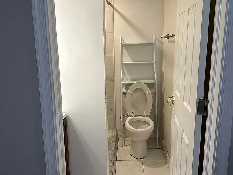 4 Francis Cir — Photo 6