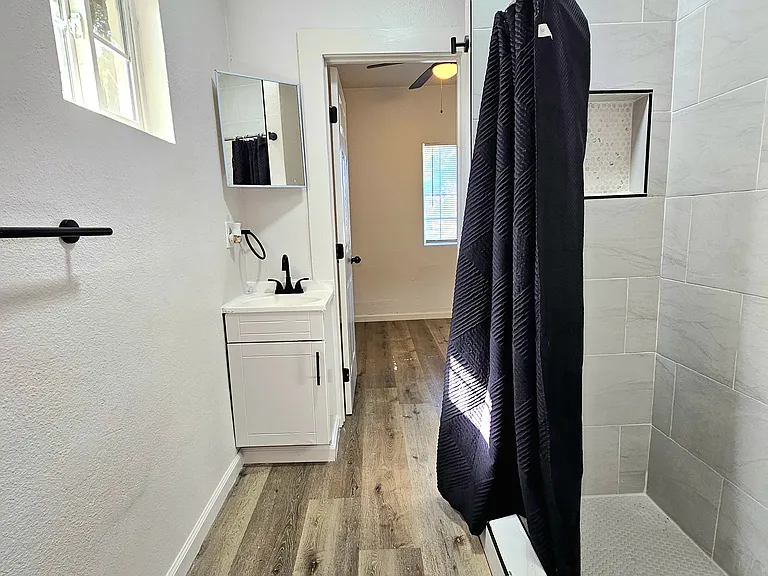 3635 Taylor St — Photo 3
