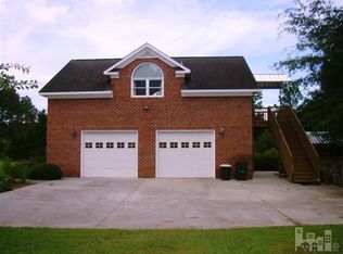 188 Horseshoe Ln, Burgaw, NC 28425