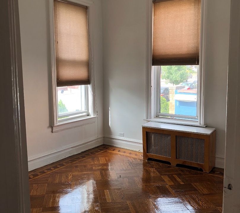 2nd image of 1058 Bay Ridge Pkwy